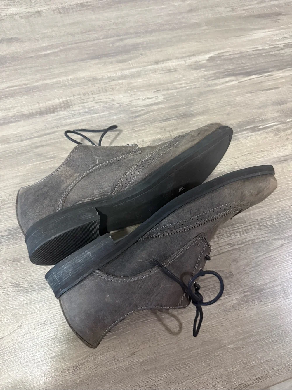 Bed|Stu Larino Wingtip Oxford Gray Suede Lace-Up Dress Shoes